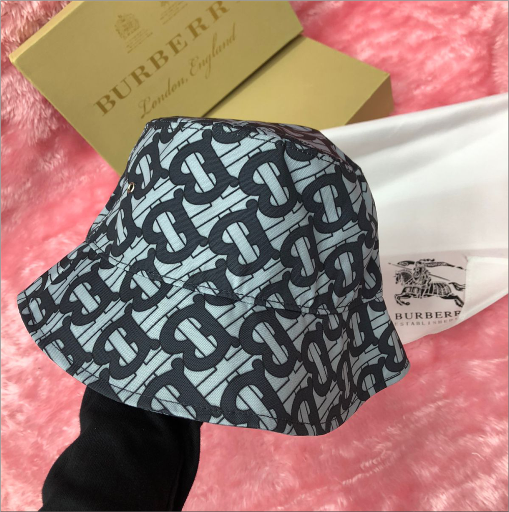 BURBERRY CAP