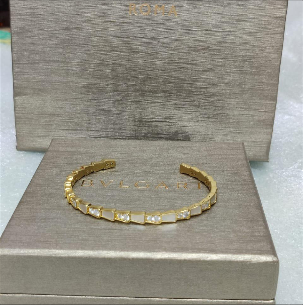 Bvlgari women jewellery