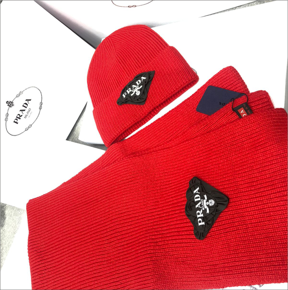 PRADA RED WOOLEN CAP